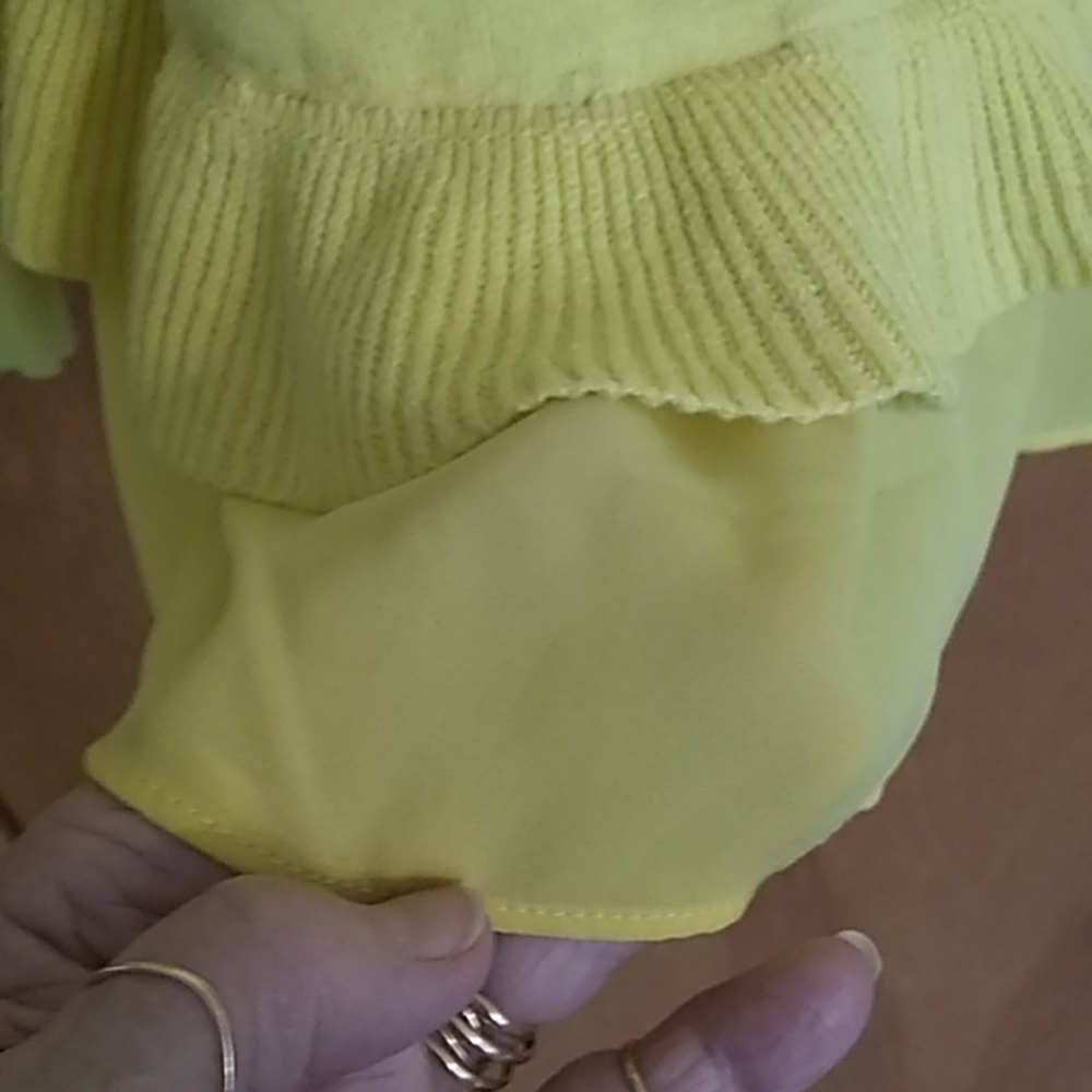 yellow pullover - Picture 6 of 9